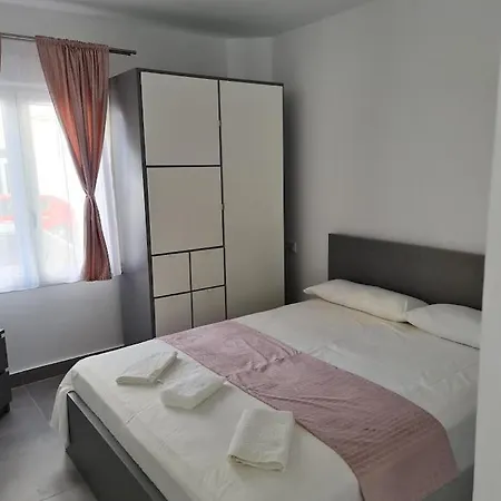 Arenas 1 Apartment